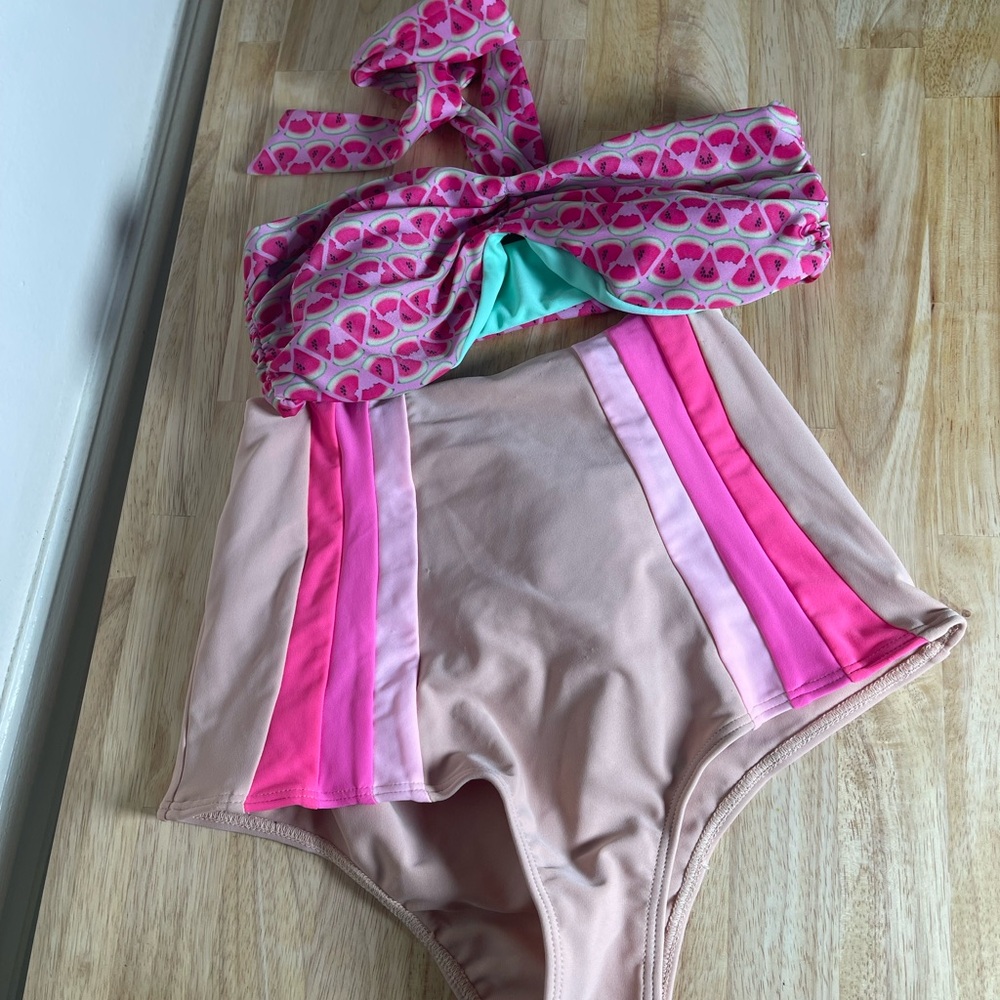 Lolli Swim 2 piece swim suit size S